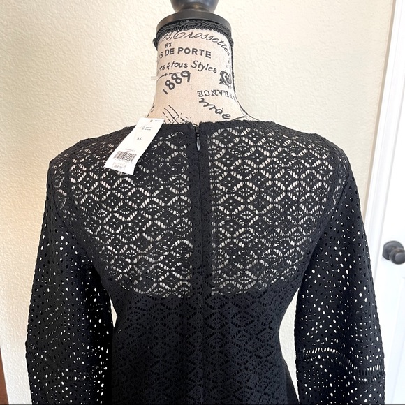 NWT Banana Republic Women’s Black Blouse Size XS - Picture 5 of 7